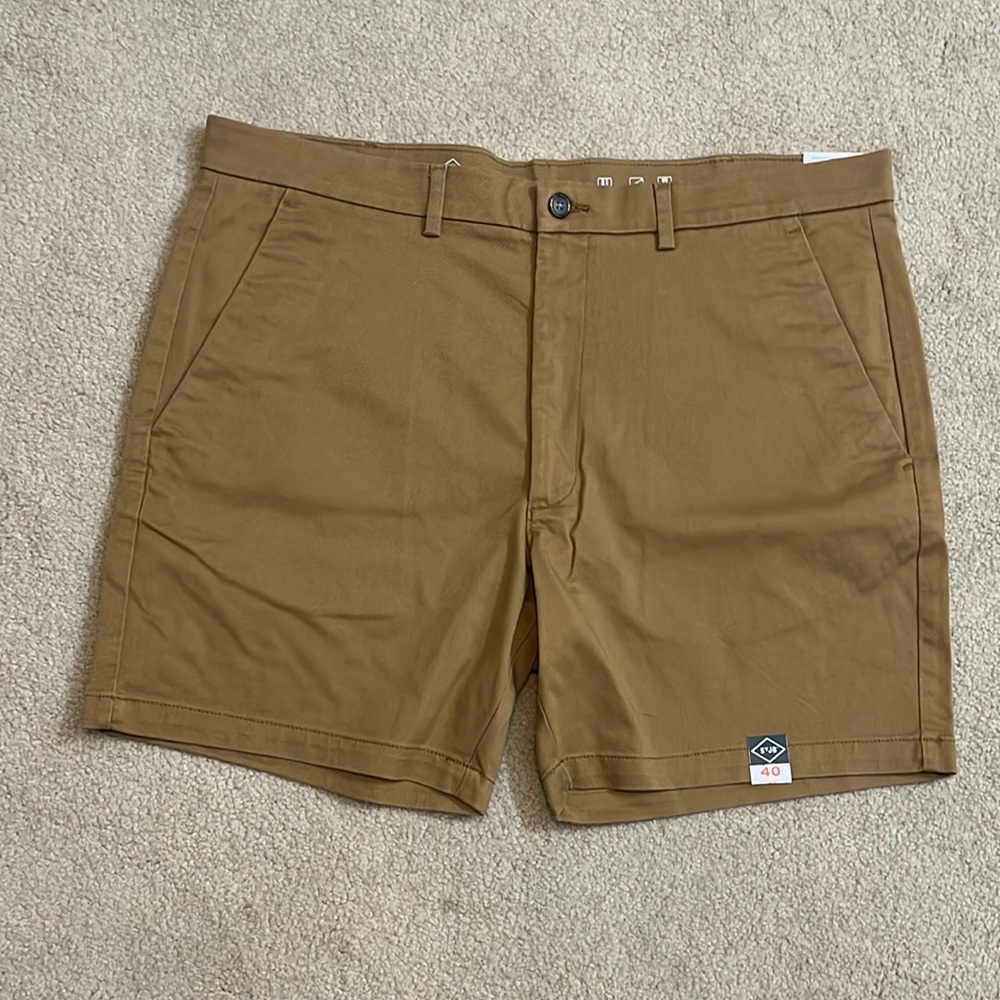 NWT Men's St. John's Bay Tan Shorts, size 40 waist, 7" inseam, Tempflex